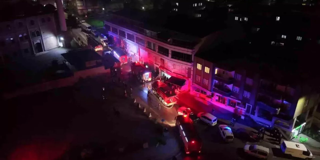 Bursa'da Depo Yangını Kontrol Altında