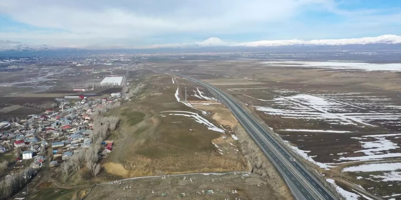 Ağrı Ovası'nda Kar Erime Süreci