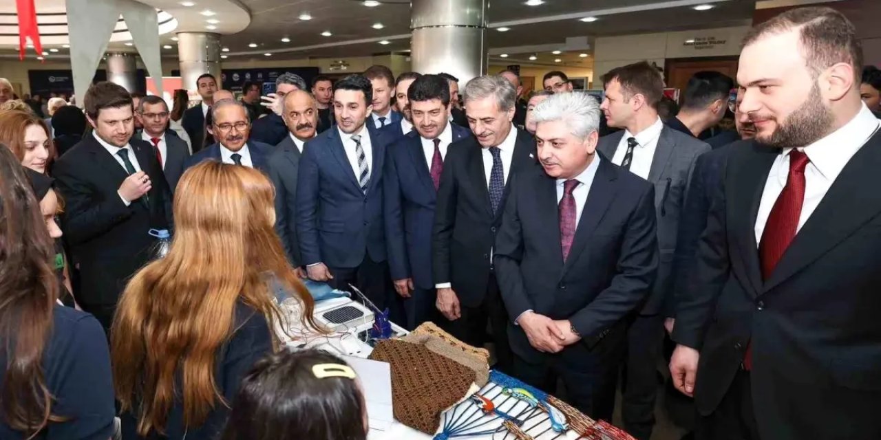 Sıfır Atık Hareketinin Vizyonu Sakarya'daki Konferansta Ele Alındı