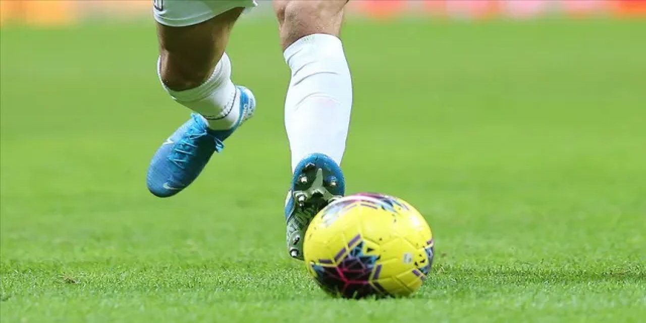 Eski Fenerbahçeli Futbolcu Appiah, Sarı-lacivertlilerin Futbol Akademisini Ziyaret Etti