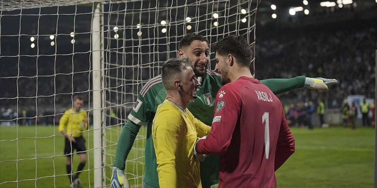 İtalya'da Spor Bakanı Abodi, Futbol Federasyonu Başkanı Gravina'nın İstifa Etmesinin Gerektiğini Söyledi