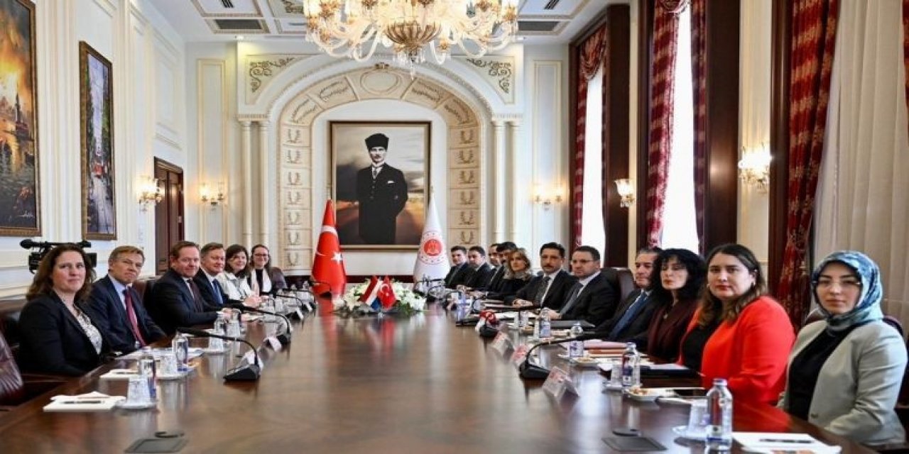 Bakan Gürlek, Hollandalı Mevkidaşı David Van Weel İle Görüştü