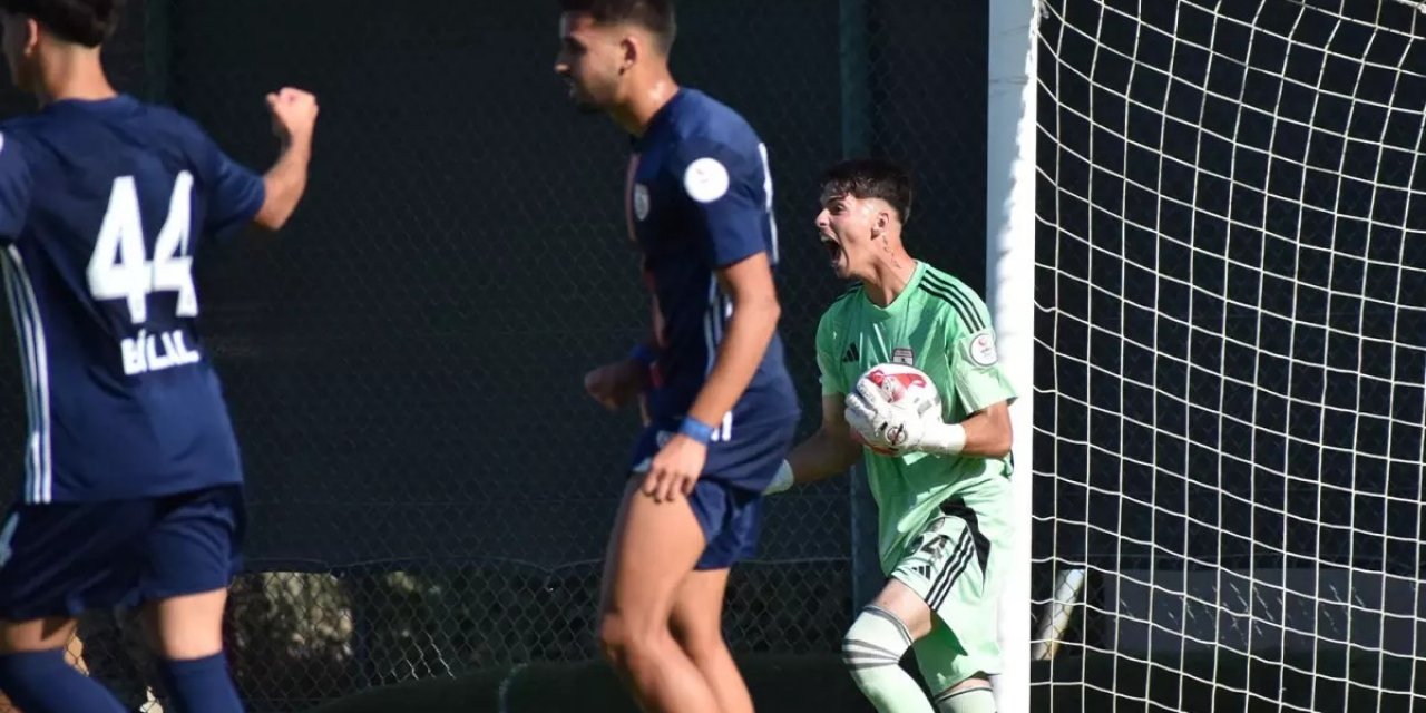 Bu Kaleciye Penaltıdan Gol Atmak İmkansız! Duyanları Şoke Edecek İstatistik