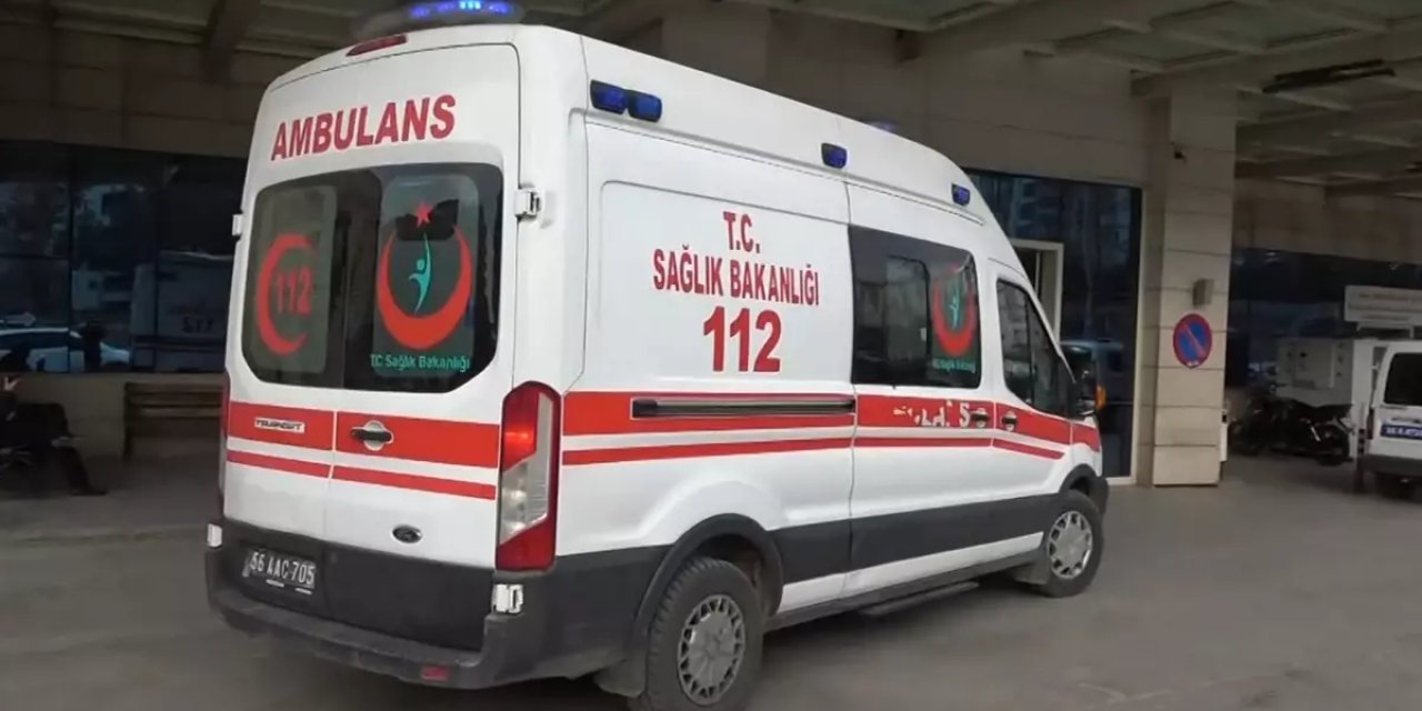 Siirt'te Ağaç Budarken Kazara Kolunu Kesen Kişi Öldü