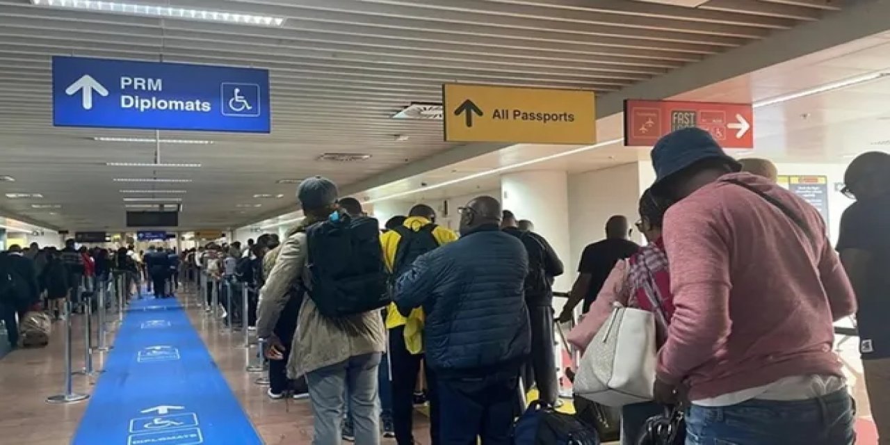 Avrupa'ya Gideceklere Kötü Haber: Pasaport Sıraları Uzadı