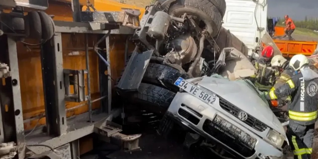 TEM'de Zincirleme Kaza: 4 Araç Birbirine Girdi, Ankara Yönü Trafiğe Kapatıldı