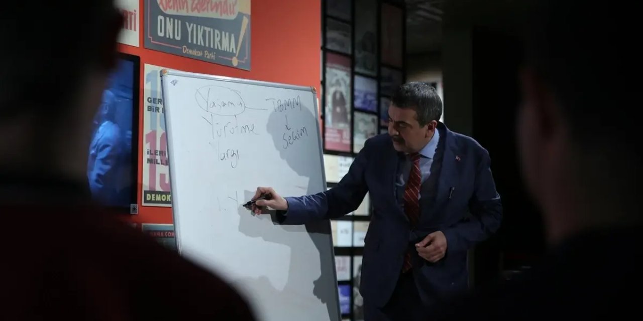 Demokrasi ve Milli Egemenlik Vurgusu