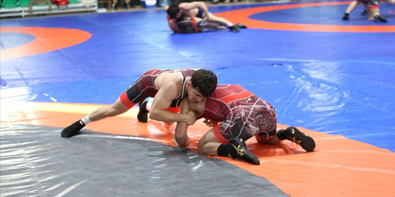 Güreşte Milli Takımlar, Avrupa Ve Dünya Şampiyonalarına Kastamonu'da Hazırlanıyor