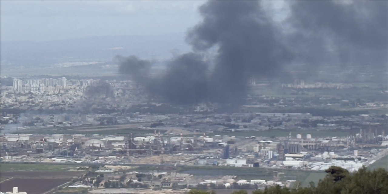 İran'ın İsrail'in Kuzeyini Hedef Aldığı Misillemede Füze Parçaları Hayfa'ya İsabet Etti