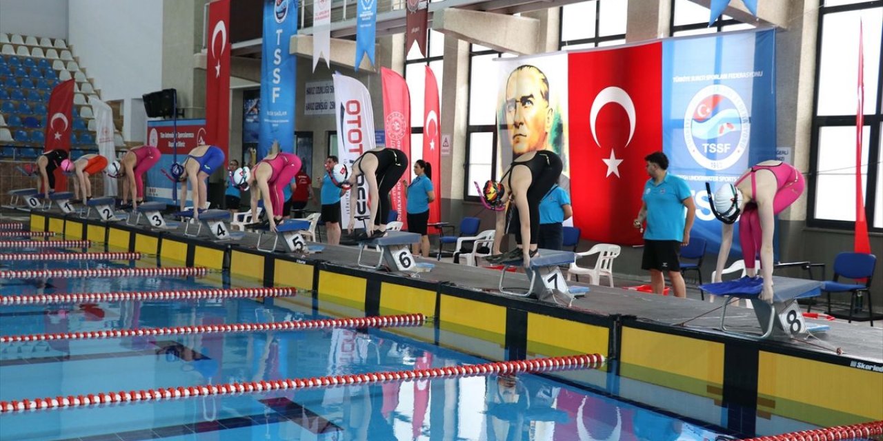 Cumhurbaşkanlığı Kupası Paletli Yüzme Kulüplerarası Büyükler Türkiye Şampiyonası Seçmeleri Sürüyor