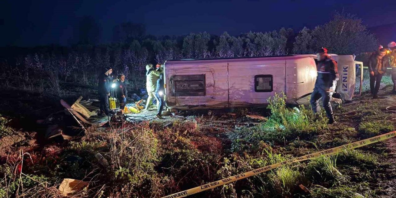 İznik'de Feci Kaza; 12 Yaralı 1 Ölü