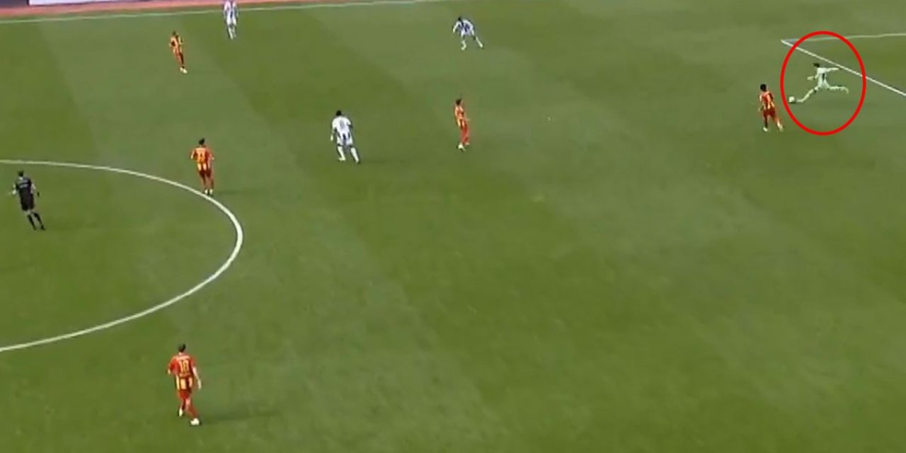 Süper Lig'de Kendi Kalesinden Rakip Kaleye İnanılmaz Gol