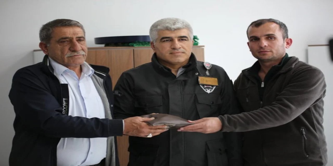 Batman'da Otobüste Unutulan 600 Bin Tl, Sahibine Teslim Edildi
