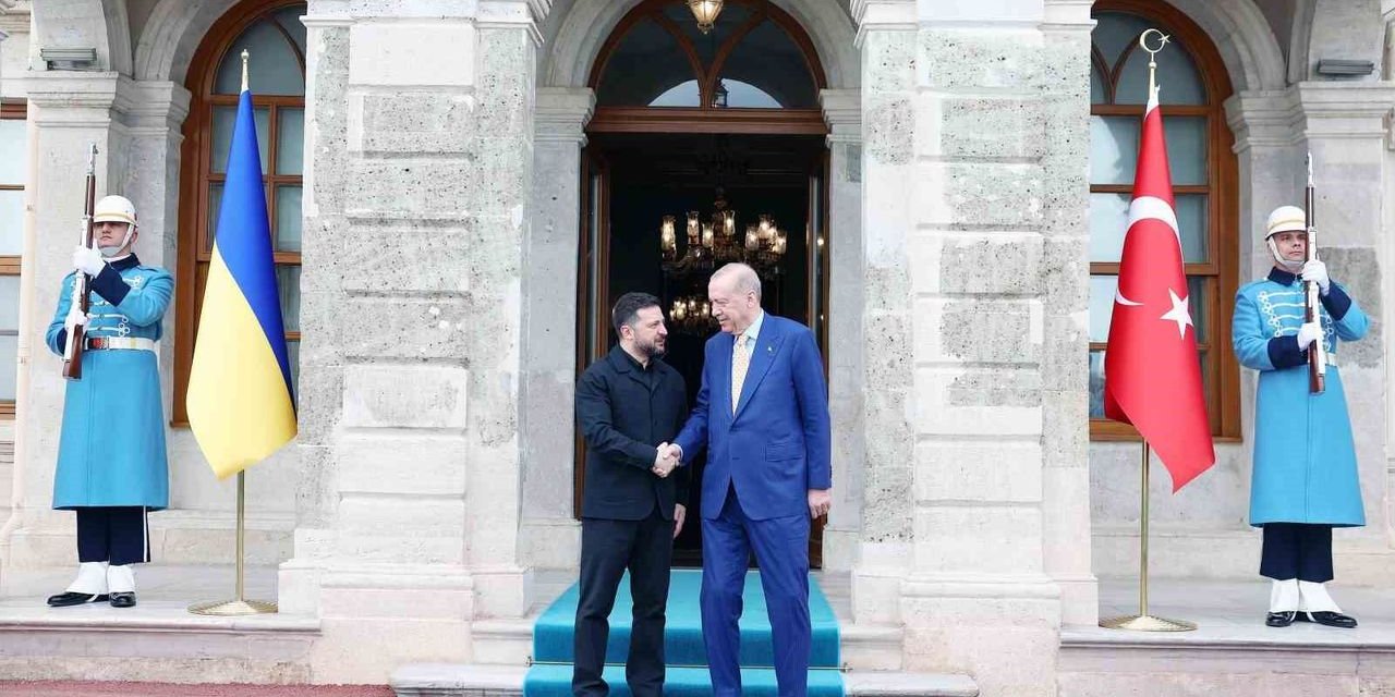 Cumhurbaşkanı Erdoğan, Ukrayna Devlet Başkanı Zelenskiy'i Resmi Törenle Karşıladı