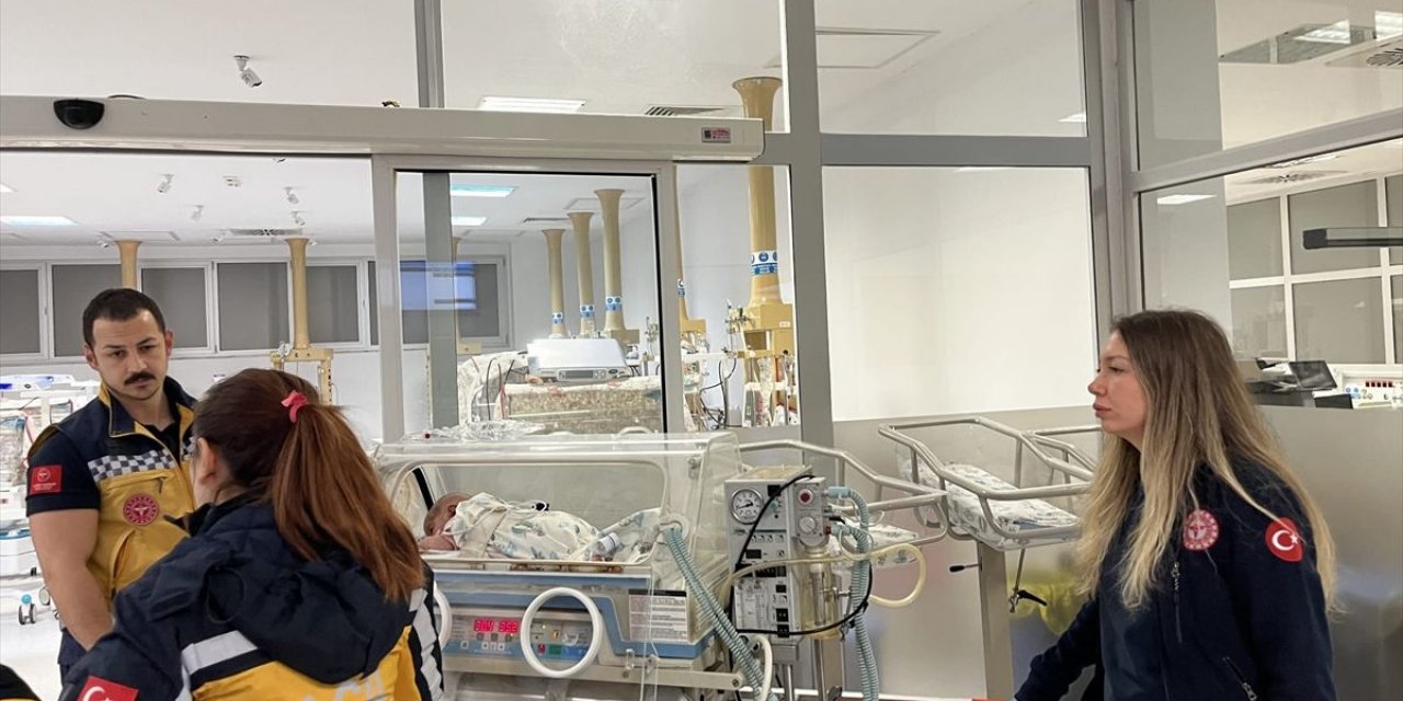 54 Günlük Bebek Ankara'ya Sevk Edildi