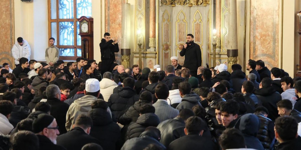 TÜGVA İstanbul’dan Seher Vakti Buluşması: 1453 Genç Dolmabahçe Camii’nde