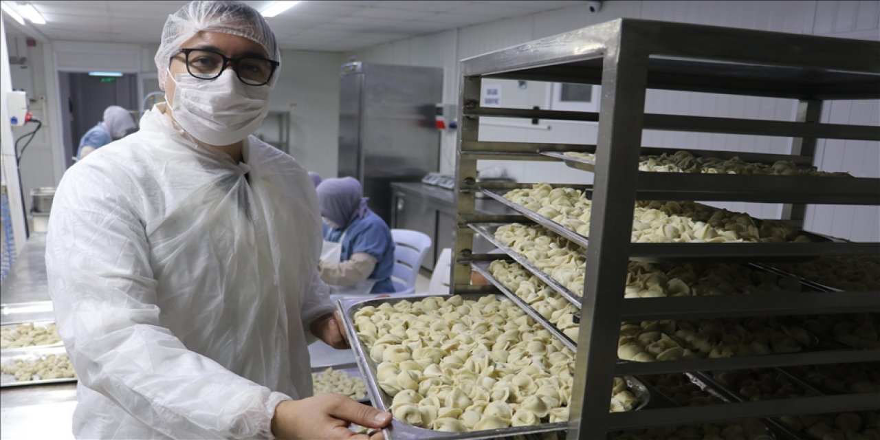 Tatilde Tattığı Mantıdan Yola Çıkarak Kurduğu İmalathanede 100 Kadına İstihdam Sağlıyor