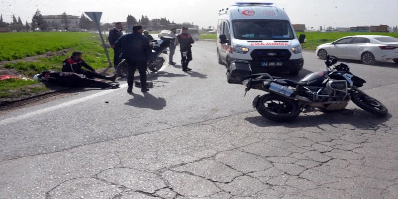 Kahramanmaraş'ta 17 Yaşındaki Çocuk Otomobille Polislere Çarptı