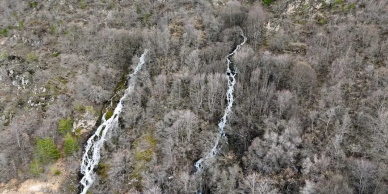 Mevsimsel Doğa Olayı: Sadece 15 Gün Sürüyor, Kaynağı Bulunamıyor..