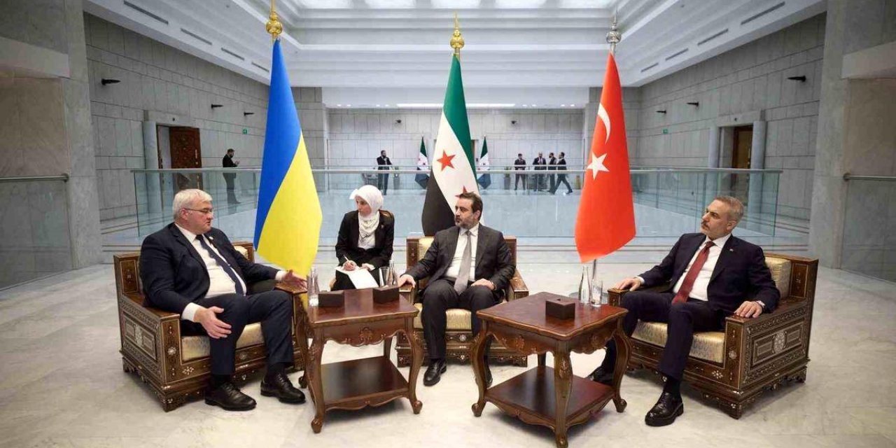 Fidan'dan Suriye'de Üçlü Görüşme