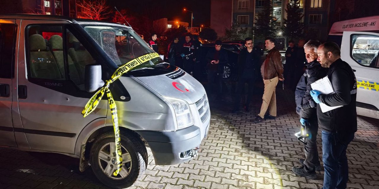 Kanlı Pusu! Minibüsünü Park Ederken Kurşunların Hedefi Oldu