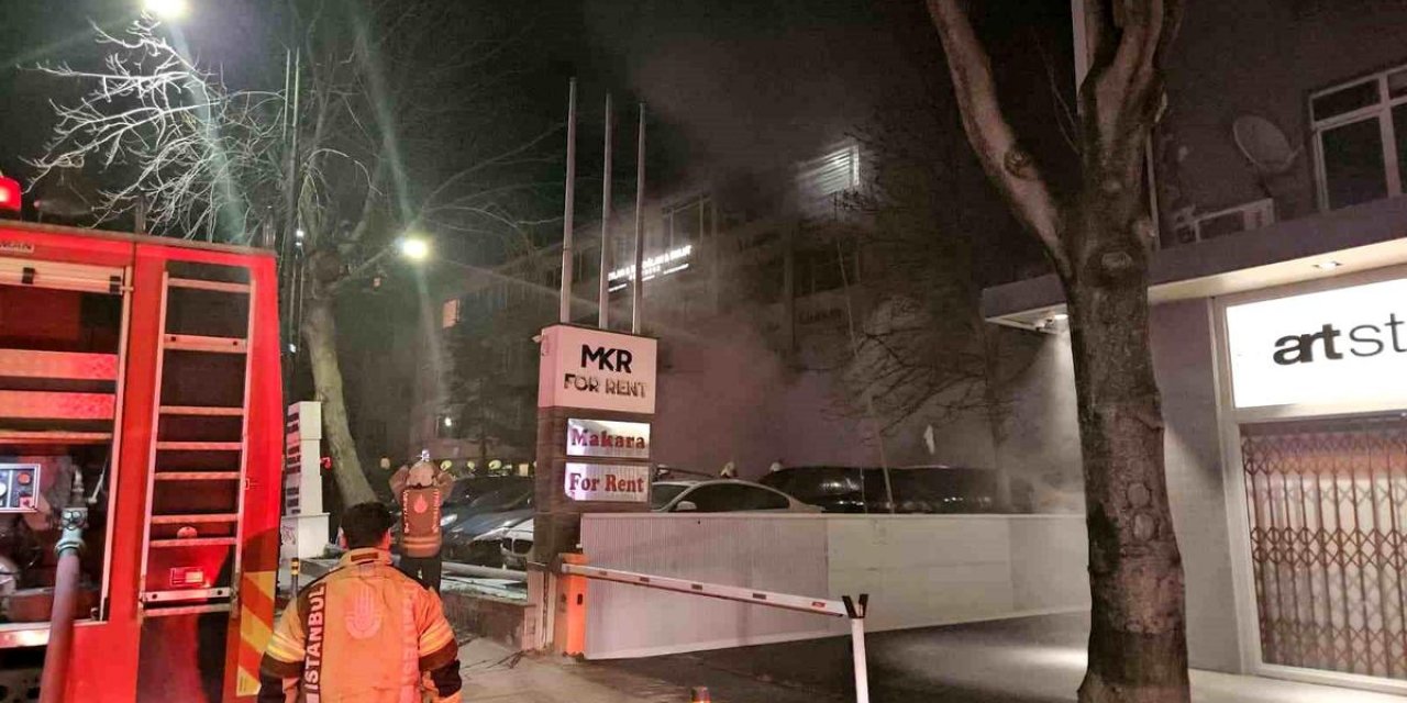 Beşiktaş'ta Araç Yangını: Kundaklama Şüphesi