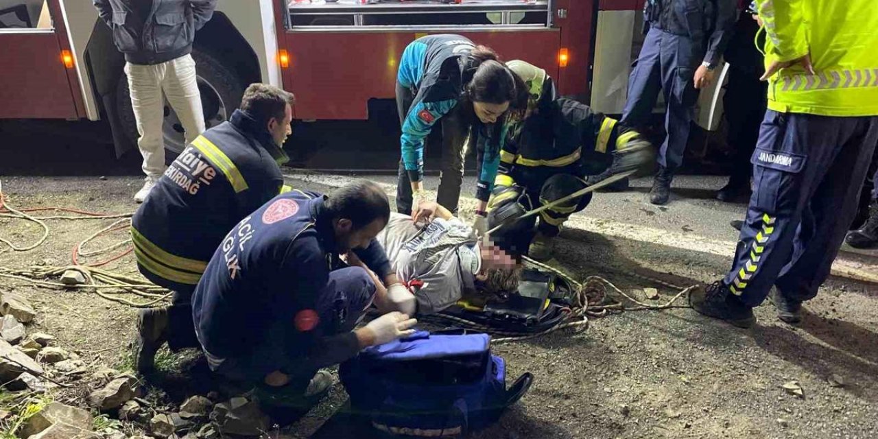 Şarköy'de Uçurumdan Düşen Araçta 3 Yaralı