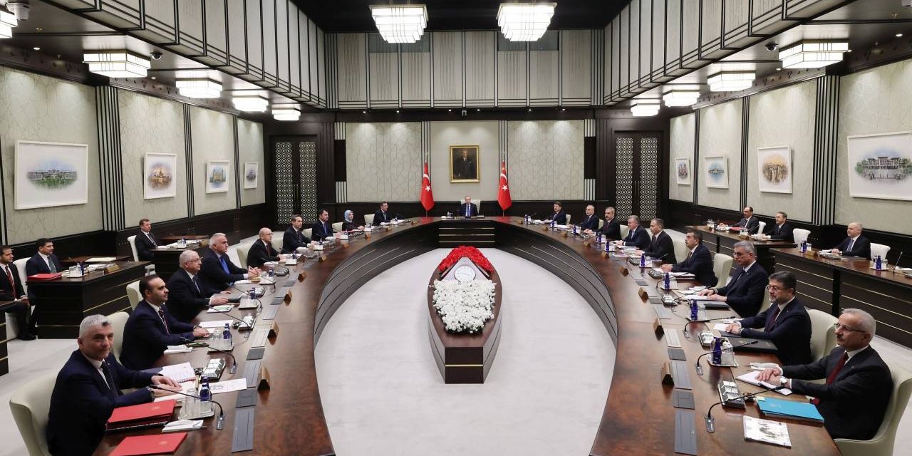 Kabine Bugün Toplanıyor: Gündemde Hangi Başlıklar Var?