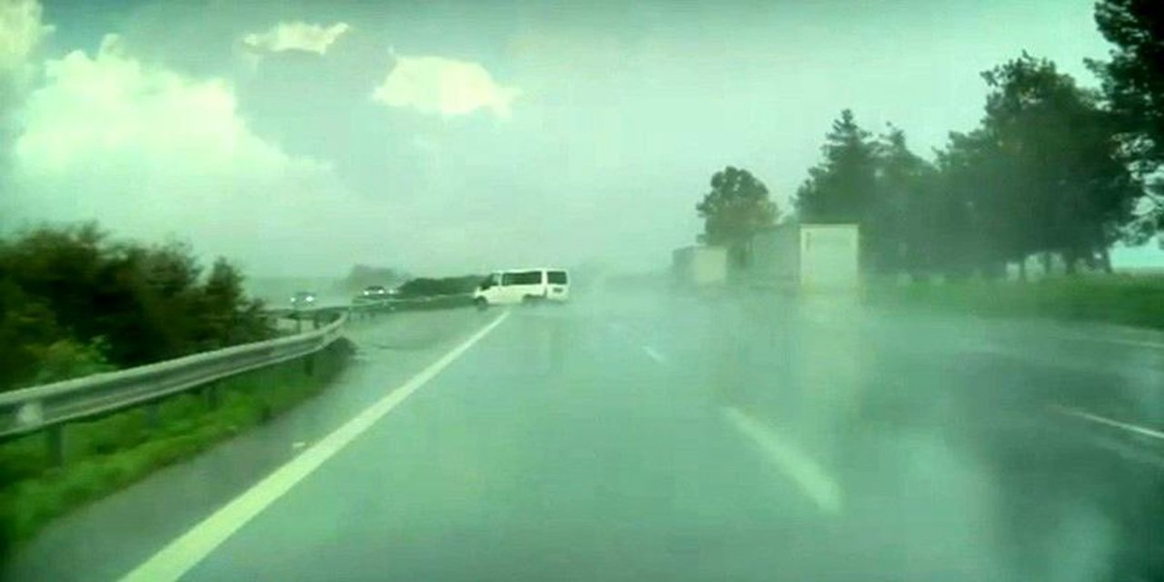 Adana'da Takla Atan Araç Kazası