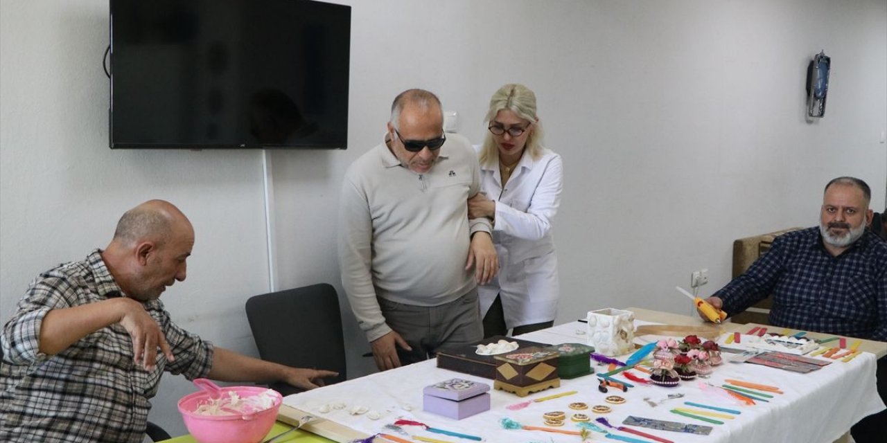 Engelliler Atık Malzemelerle Sosyalleşiyor