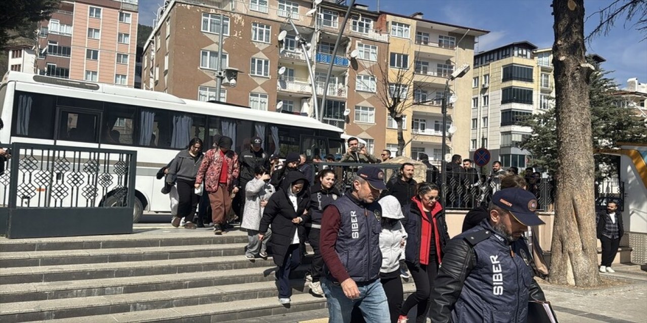 Tokat Merkezli 12 İlde Düzenlenen Operasyonda 64 Zanlı Gözaltına Alındı