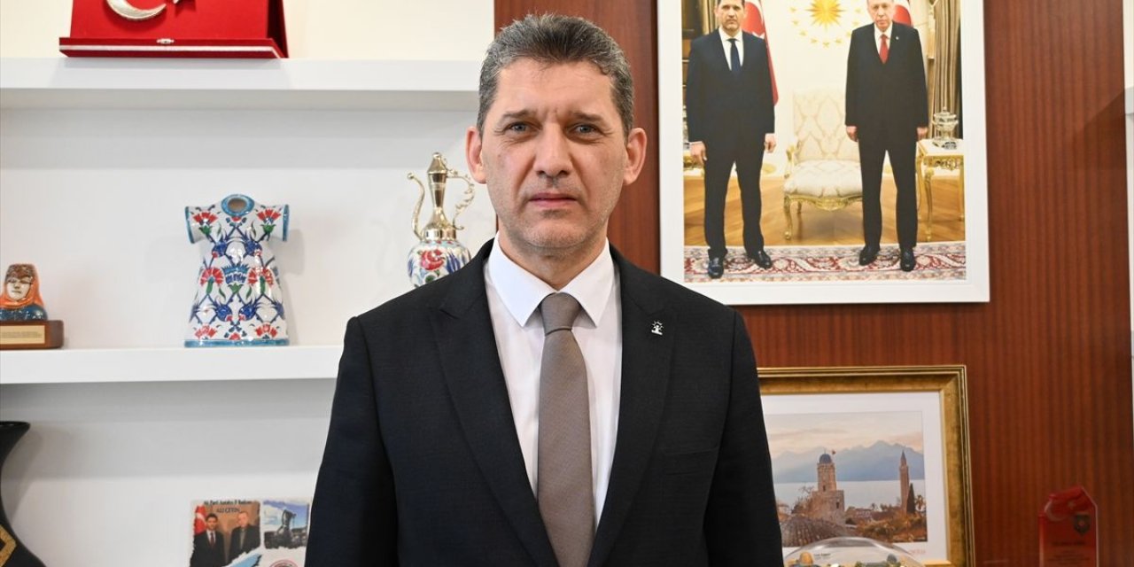 AK Parti Antalya'da Strateji Toplantısı Düzenledi