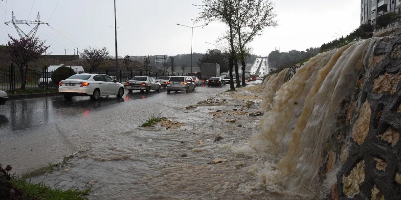 Sağanak Alarmı! Meteorolojiden Uyarı Geldi: 56 İlde Etkili Olacak
