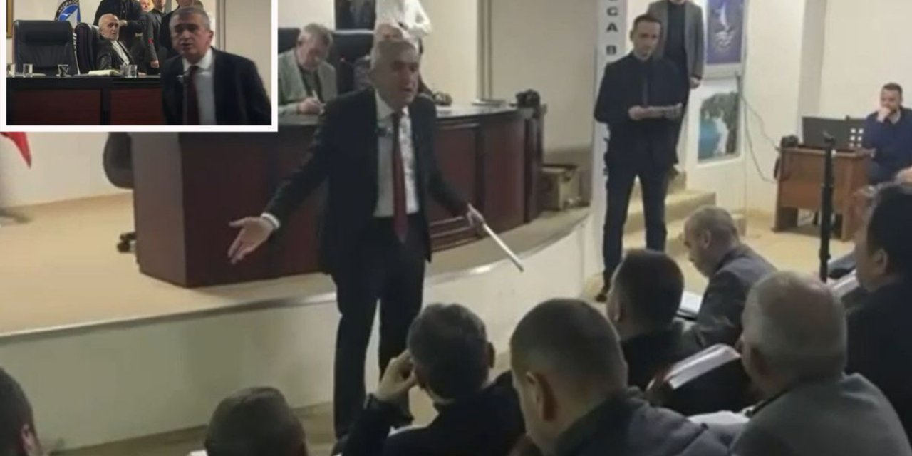Düzce’de Belediye Meclisinde Gerginlik: CHP'li Başkan Gazetecilerin Üzerine Yürüdü