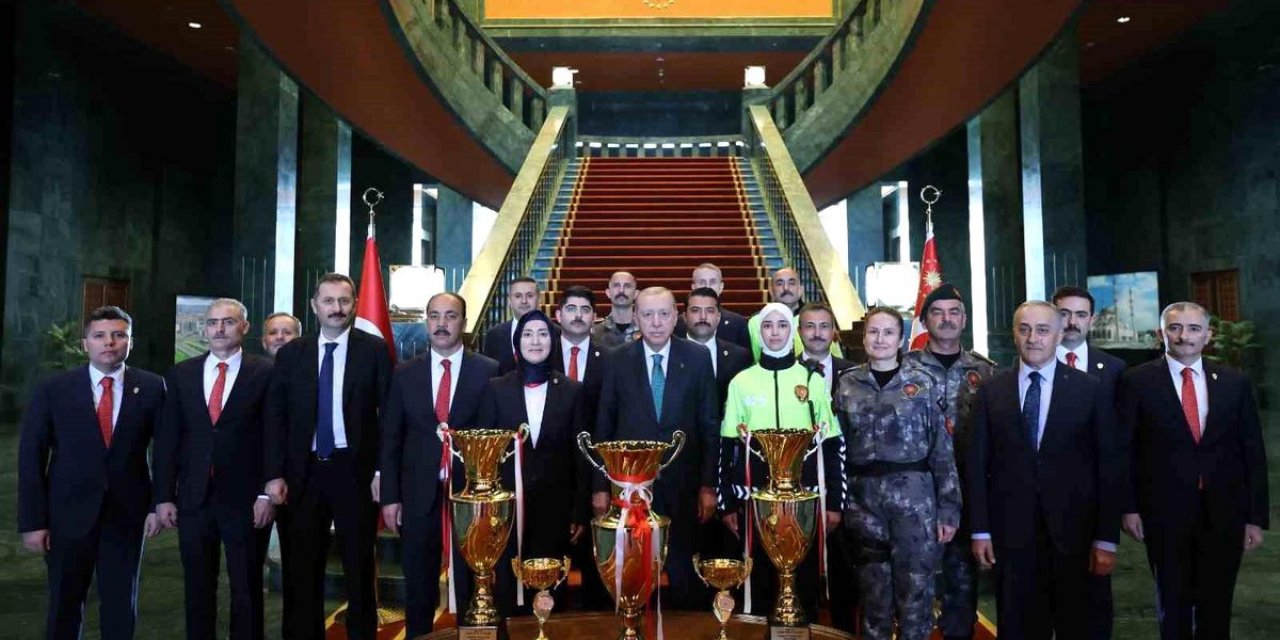 Cumhurbaşkanı Erdoğan Türk Polis Teşkilatı'nın 181. Yılını Kutladı