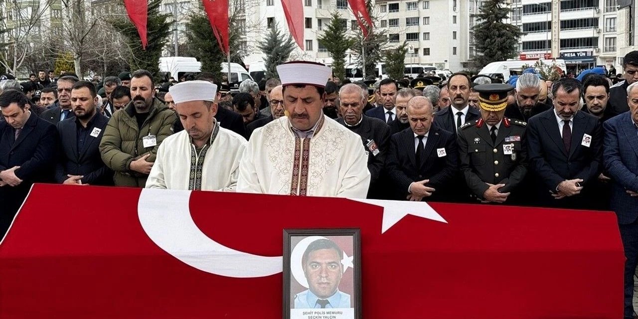 İstanbul'da Trafik Kazasında Şehit Olan Polis Seçkin Yalçın Memleketinde Son Yolculuğuna Uğurlandı