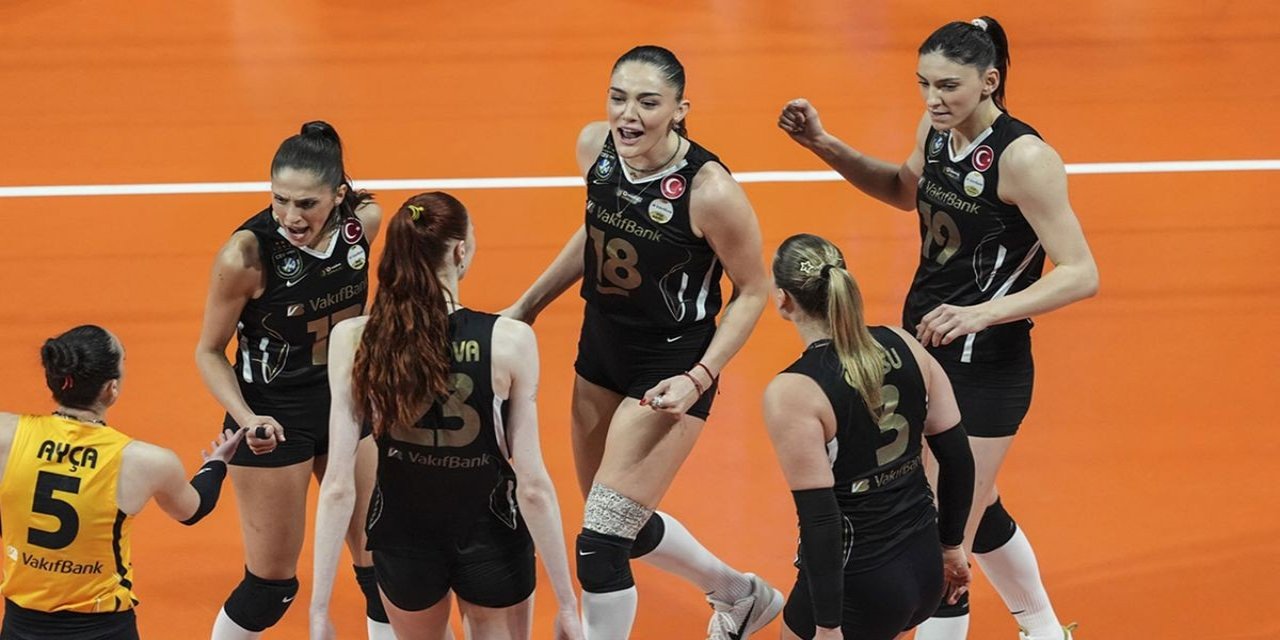 VakıfBank, Fenerbahçe'ye Şans Tanımadı