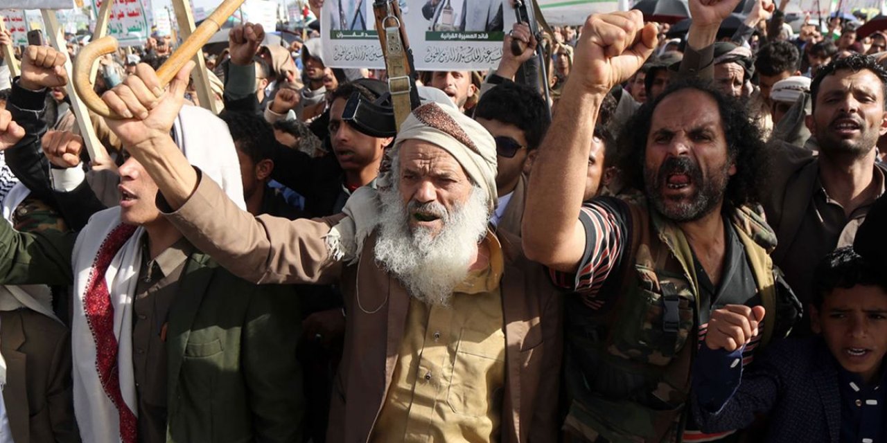 Husiler: ABD ve İsrail'e Karşı Her Seçeneğe Hazırız