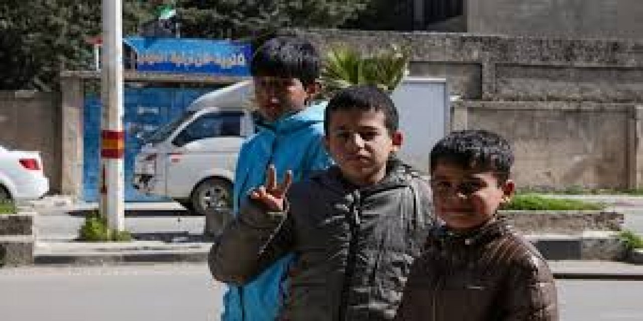 İsrail-İran Gerilimi Suriye'nin Güneyinde Binlerce Öğrenciyi Okullarından Mahrum Etti