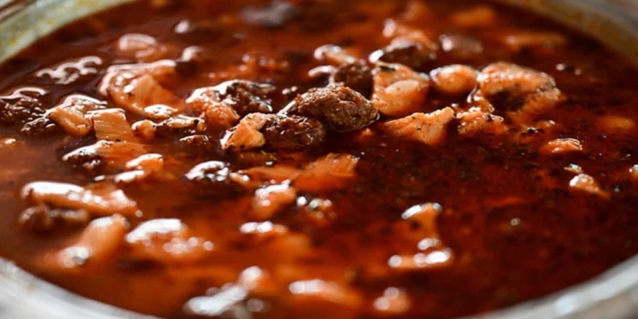 Antalya Sofralarının Tescilli Mirası: Gülüklü Çorba Tarifi