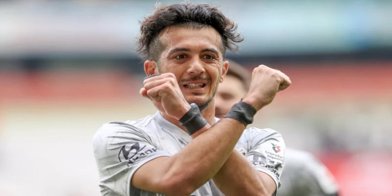 Kocaelisporlu Tayfur Bingöl'den Gece Yarısı Galatasaray Paylaşımı