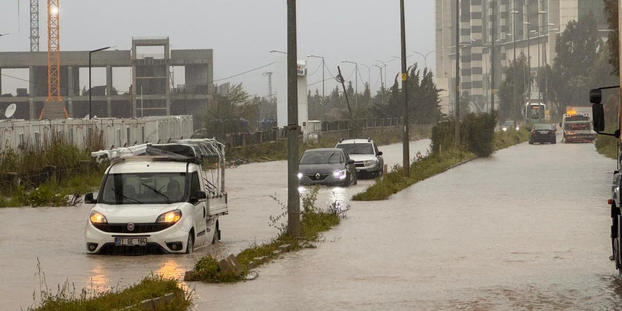 Hatay'da Sağanak Hayatı Olumsuz Etkiledi