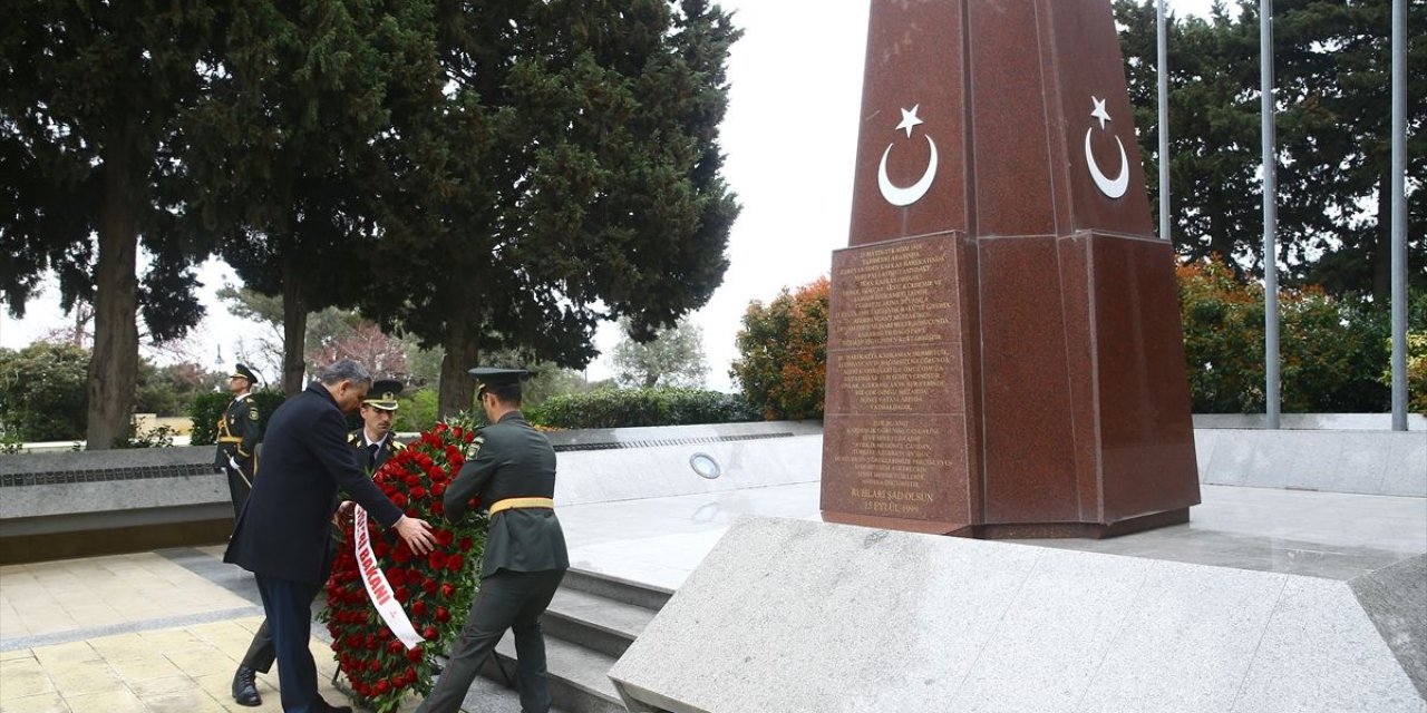 İçişleri Bakanı Mustafa Çiftçi, Bakü'de Şehitlikleri Ziyaret Etti Açıklaması