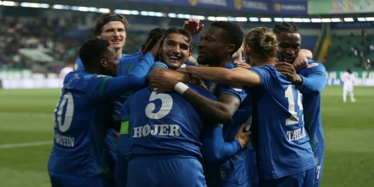 Rizespor Erteleme Maçında Samsunspor'u Farklı Geçti