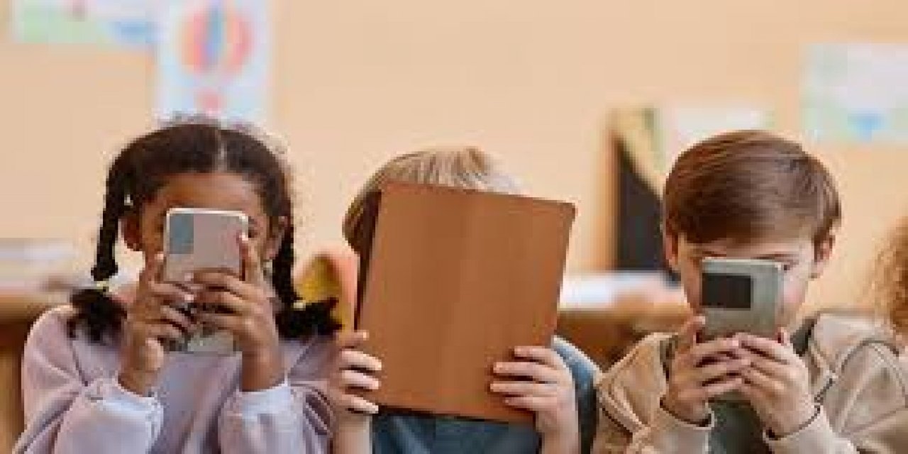 Anket: Avrupalıların Büyük Çoğunluğu Çocukların Sosyal Medya Kullanımının Sınırlanmasını Destekliyor