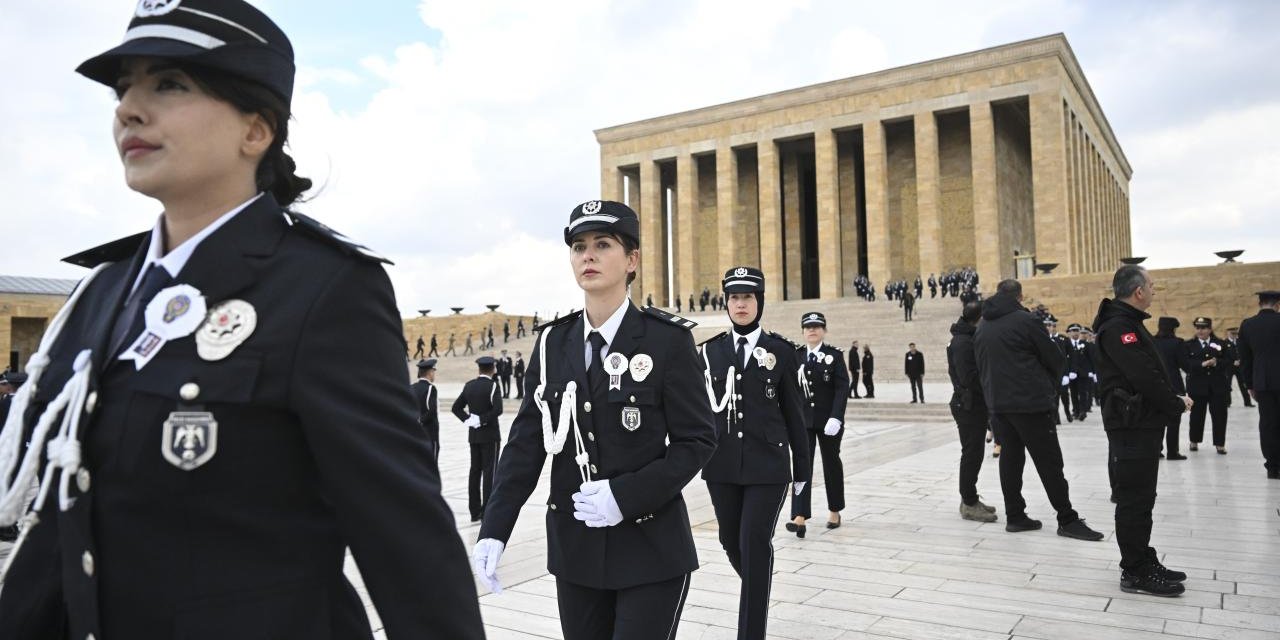 Emniyet Teşkilatından Anıtkabir'e "181. Yıl" Ziyareti