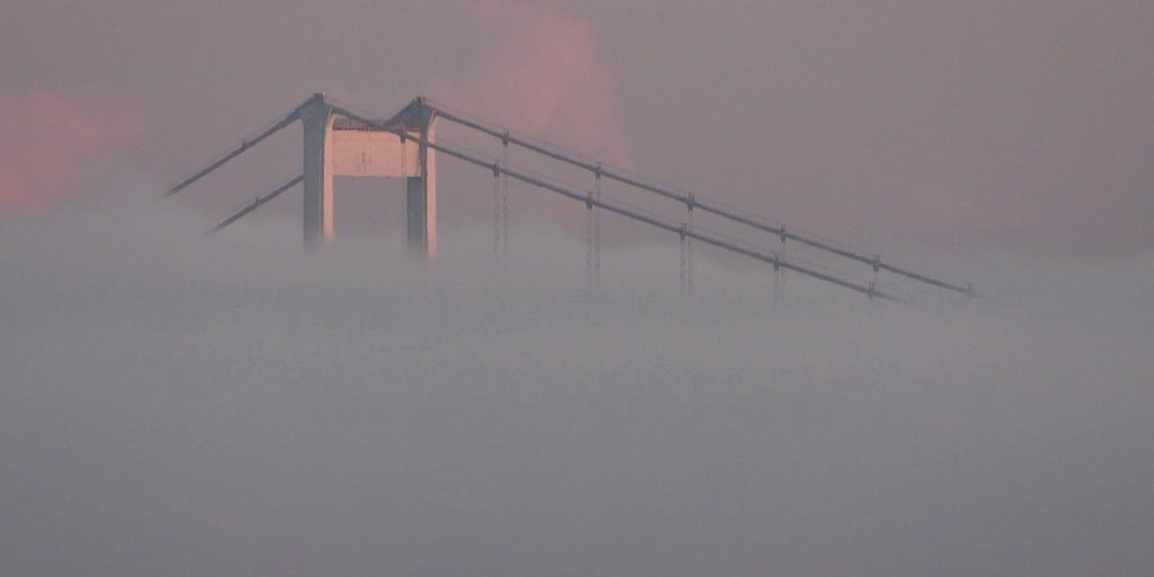 İstanbul Boğazı'nda Yoğun Sis Etkili Oluyor