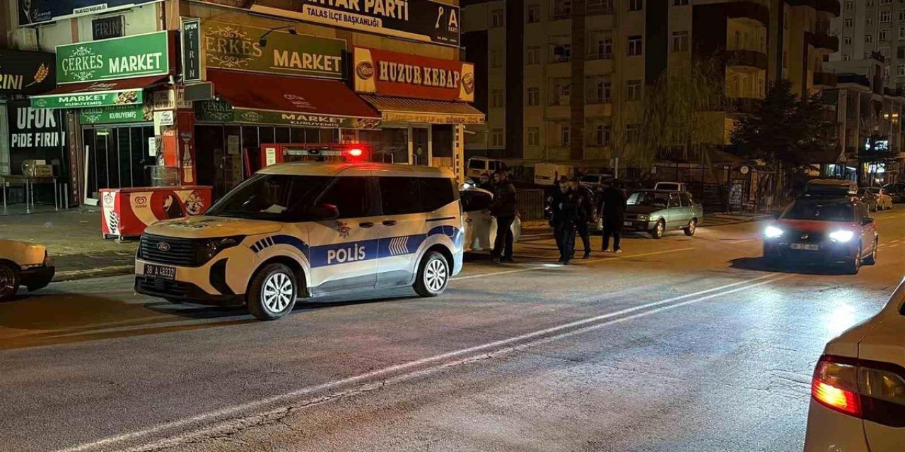 Kayseri'de Bıçaklı Kavga: 2 Yaralı