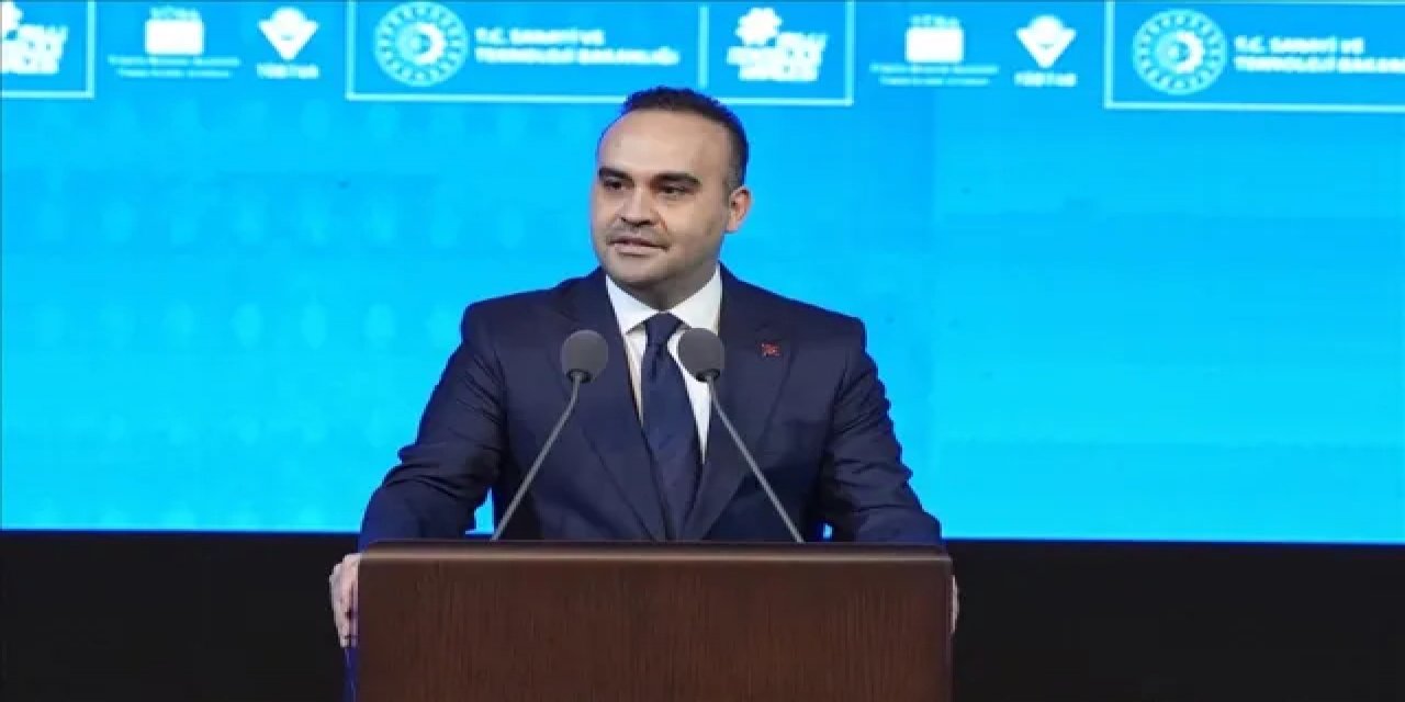 Sanayi Ve Teknoloji Bakanı Kacır, Uluslararası Ekonomi Zirvesi'nde Konuştu