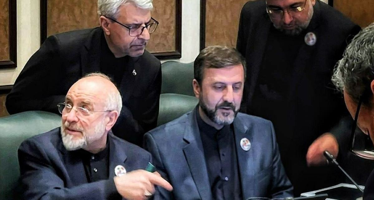 ABD İle Masaya Oturan İran Heyetinden İlk Fotoğraf